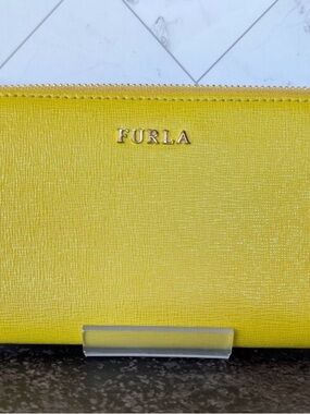 Furla Saffiano Zip Wallet in Bright Yellow